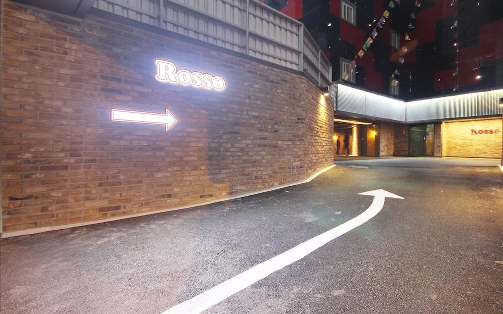 Busan Goejeong Rosso - Exterior
