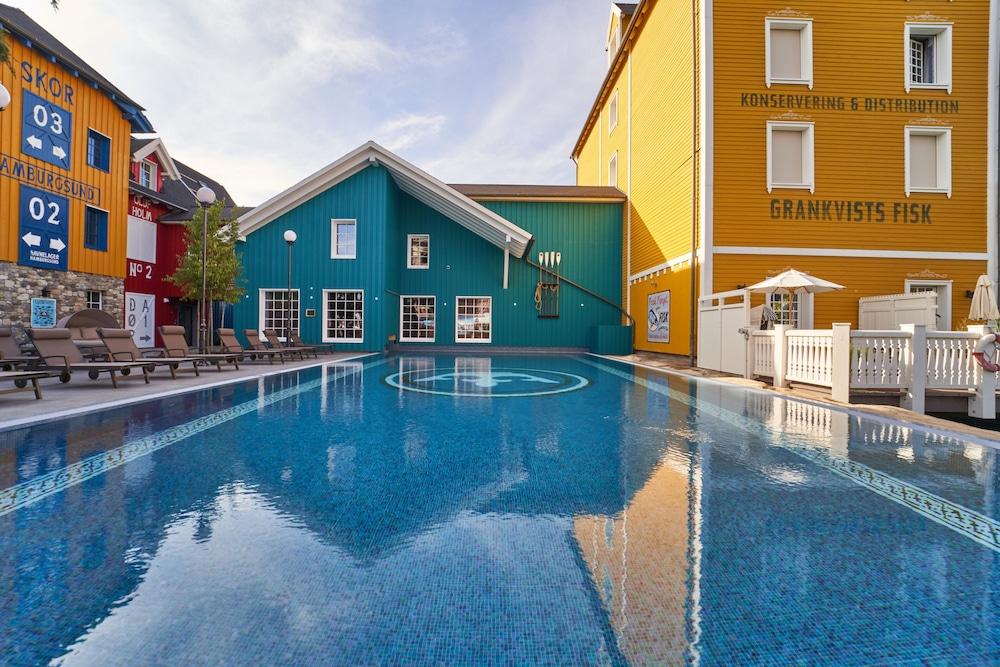 Europa-Park Freizeitpark & Erlebnis-Resort, Hotel Krønasår - Infinity Pool