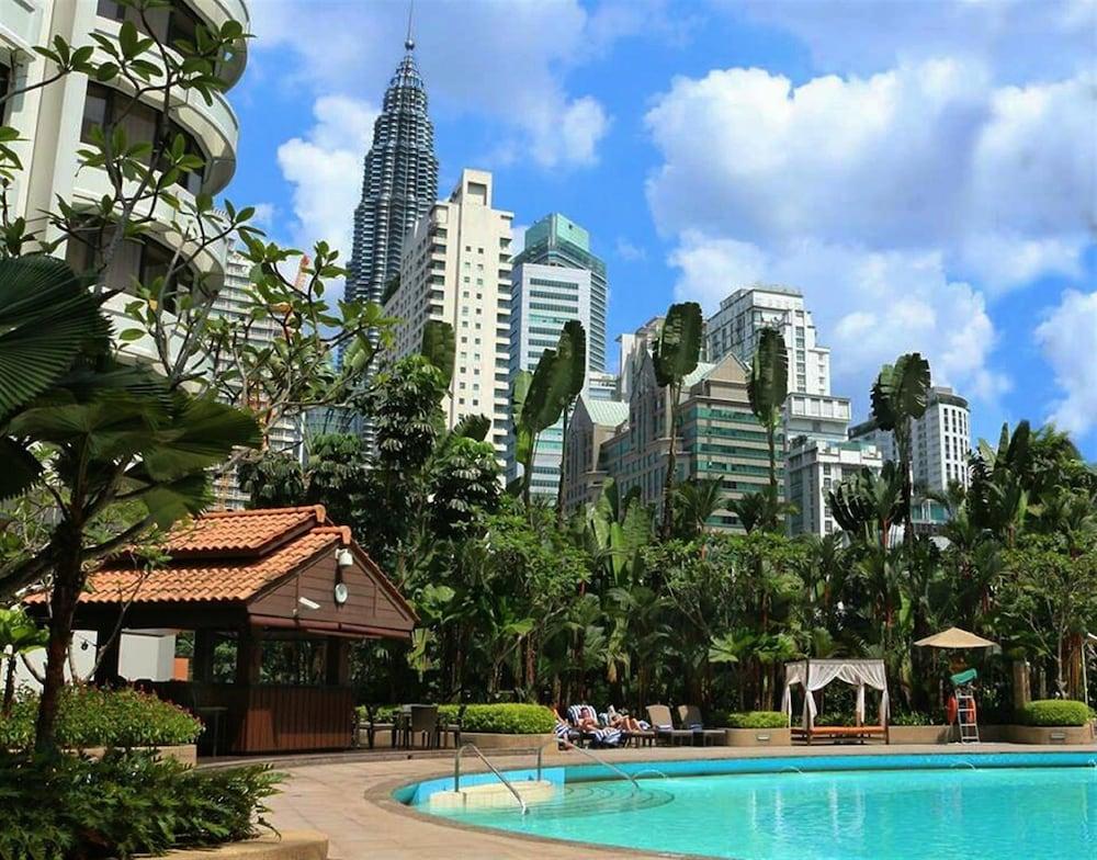 Shangri-La Kuala Lumpur - Outdoor Pool