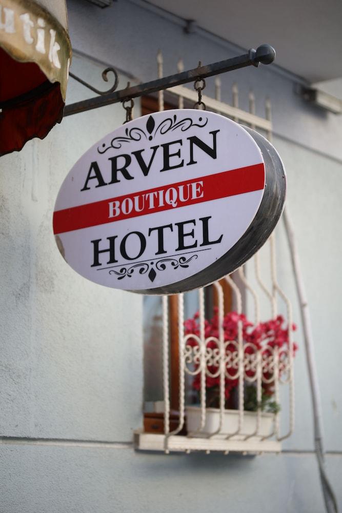 Arven Hotel - Exterior detail