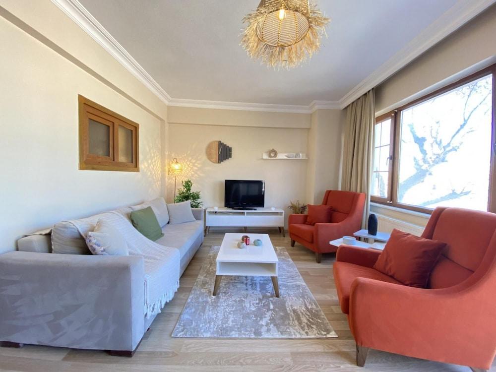 Flat With City View 5-min to Istiklal in Beyoglu - Featured Image