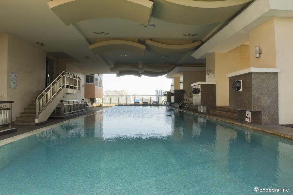 Regency Grand Suites - Indoor Pool