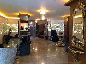 Maya Hotel Istanbul - Lobby Sitting Area