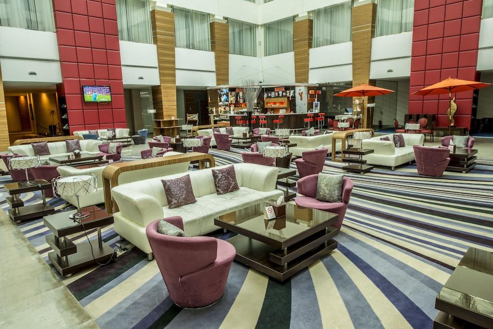 Novotel Dammam Business Park - Lobby Sitting Area