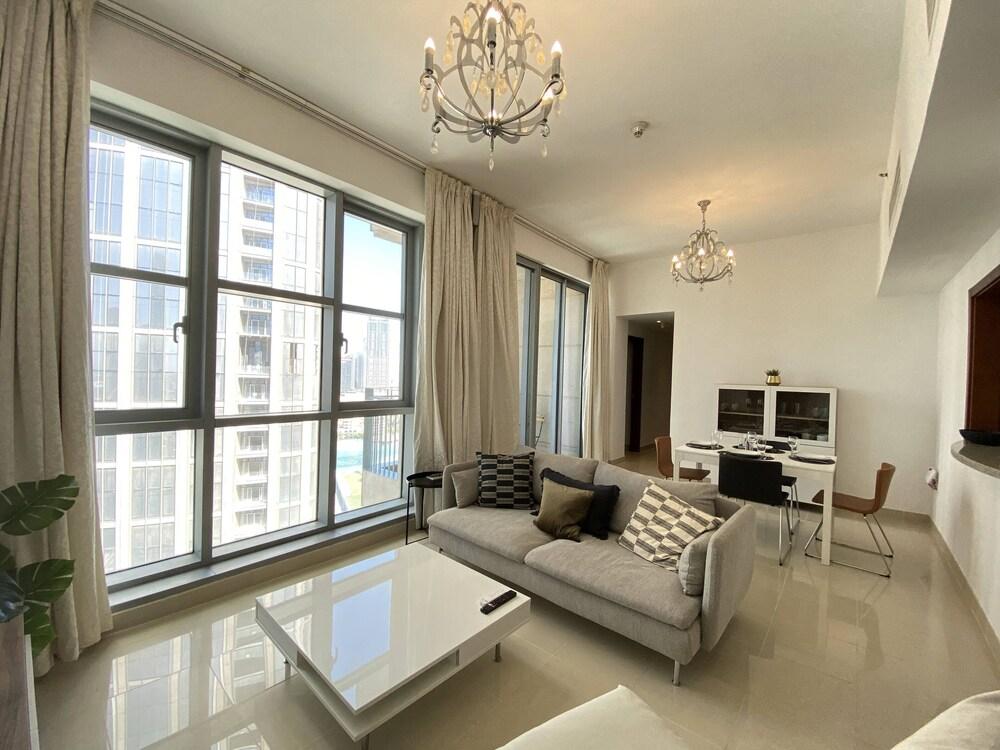 Lux BnB Standpoint Towers Burj & Fountain Views - Interior