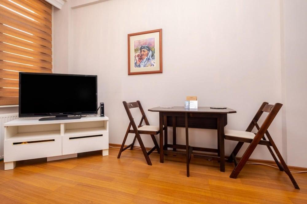 Authentic Central Flat With Bay Window in Besiktas - Room