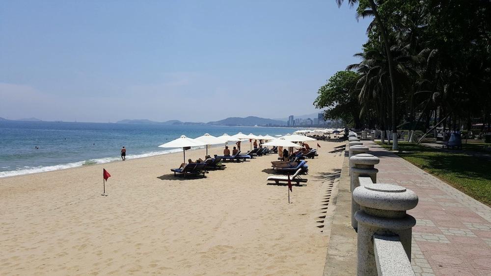 Sky Beach D20 Nha Trang Hotel - Beach