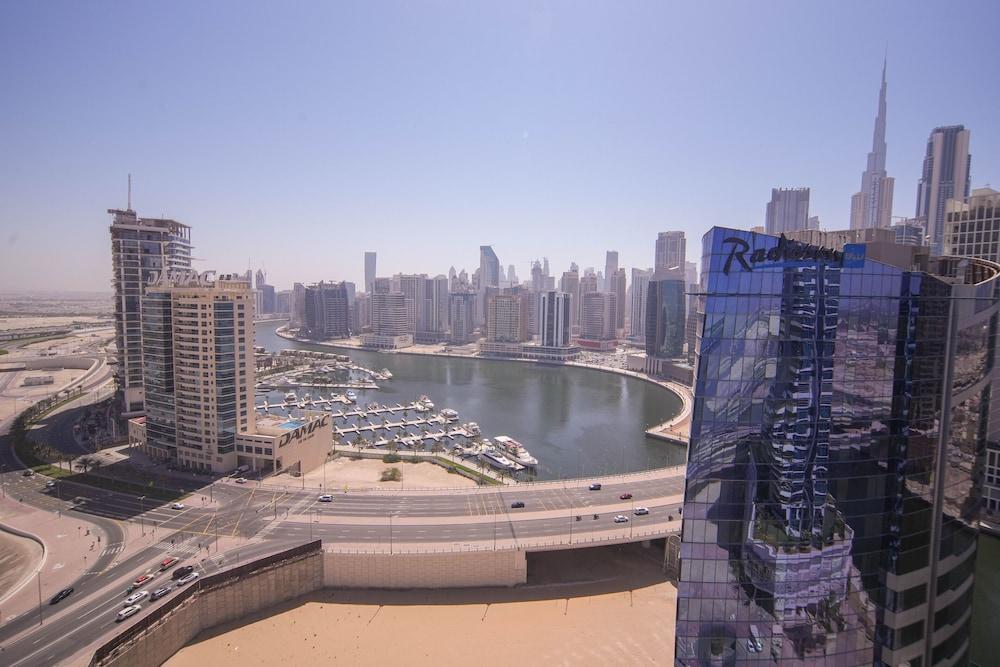 Extravagant 1 BR in the heart of Dubai - Featured Image