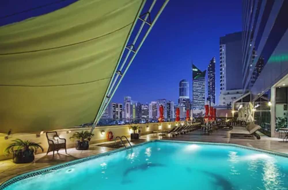 Corniche Hotel Abu Dhabi - Pool