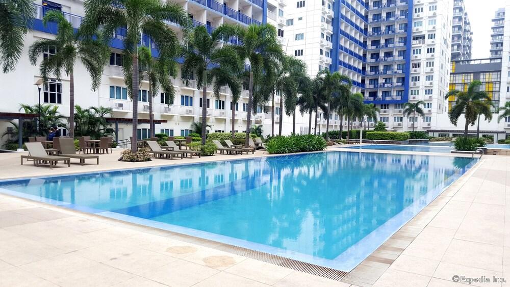 Premiere Haven at Sea Residences - Outdoor Pool