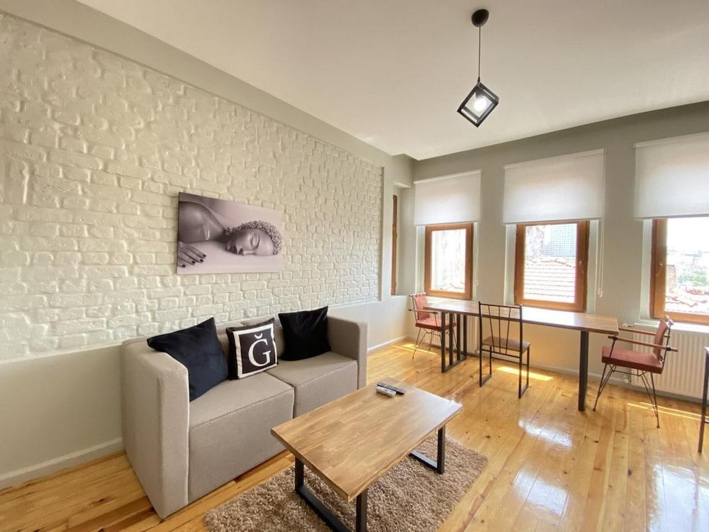 Central Flat With a Shared Terrace in Beyoglu - Featured Image