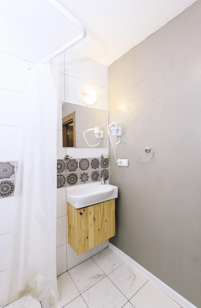 Fully Equipped Room at taksim - Bathroom