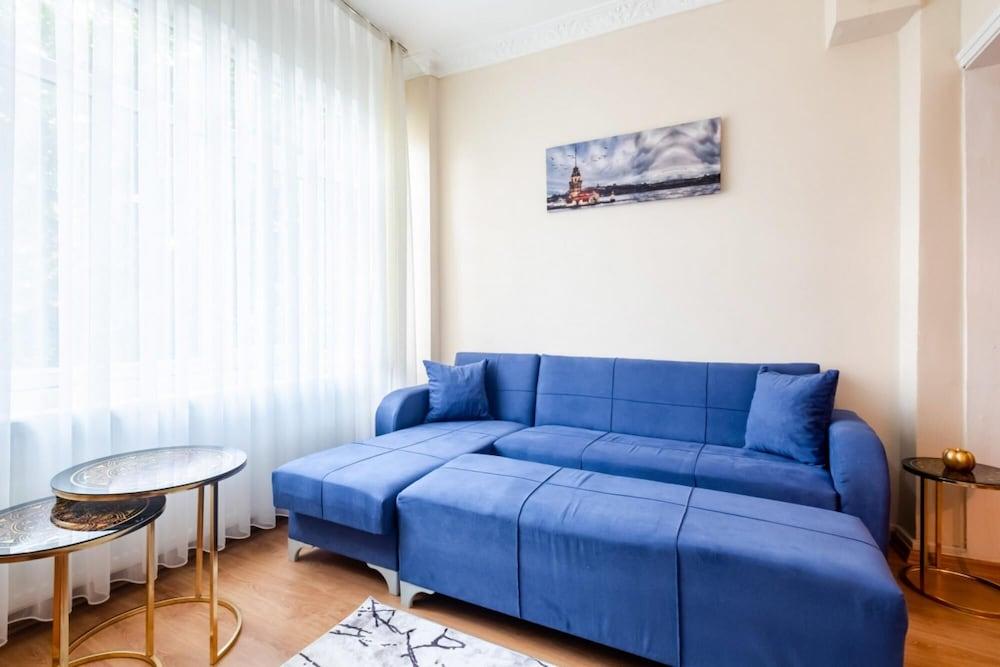 Cozy Flat With Central Location Near Golden Horn - Room