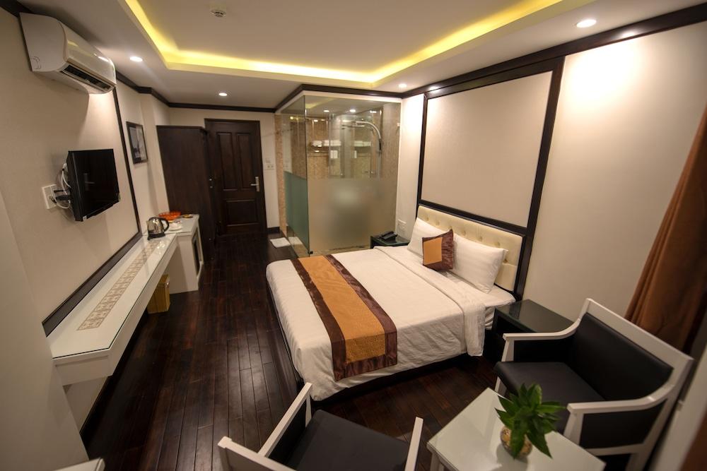 DHP Luxury Hotel - Room