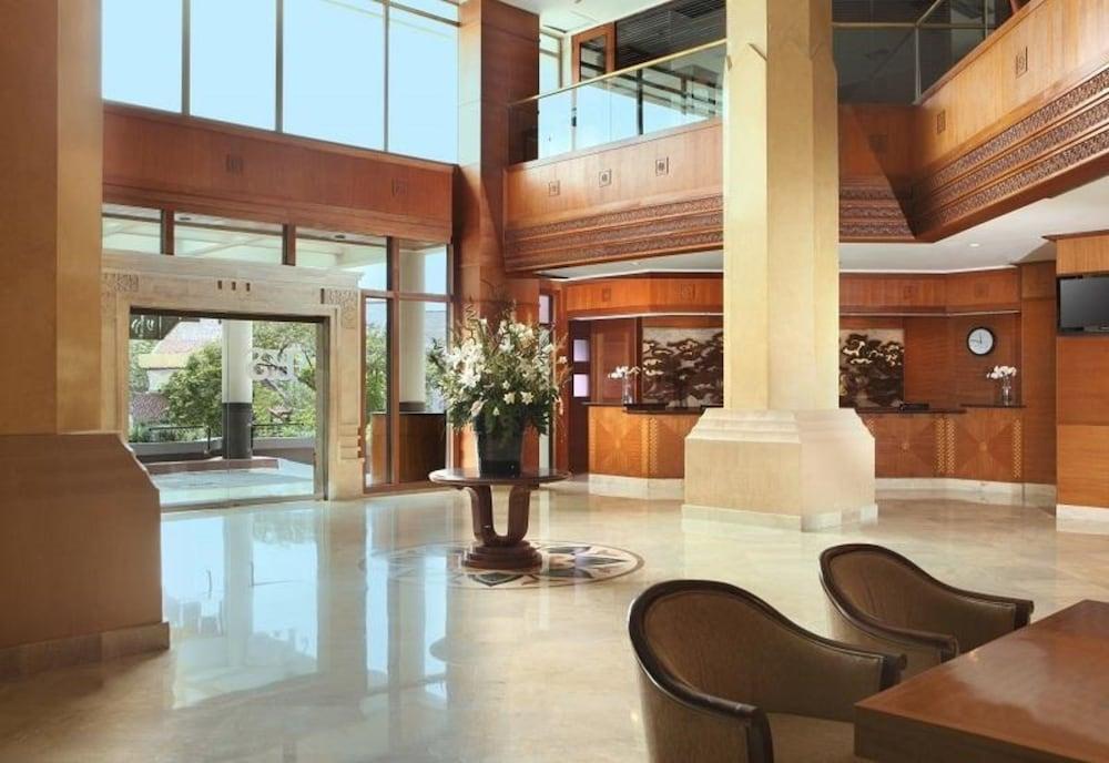 Hotel Santika Premiere Semarang - Lobby