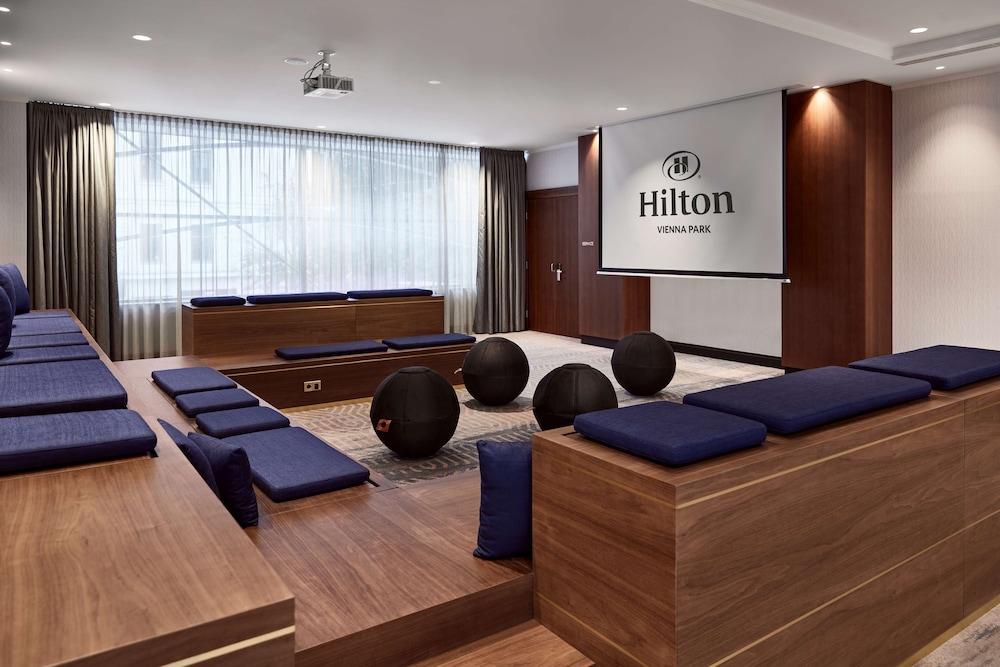 Hilton Vienna Park - Lobby