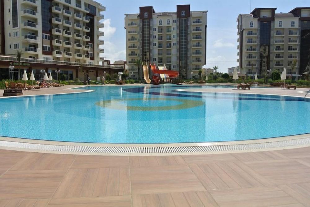 Orion City 2B 1 - Outdoor Pool