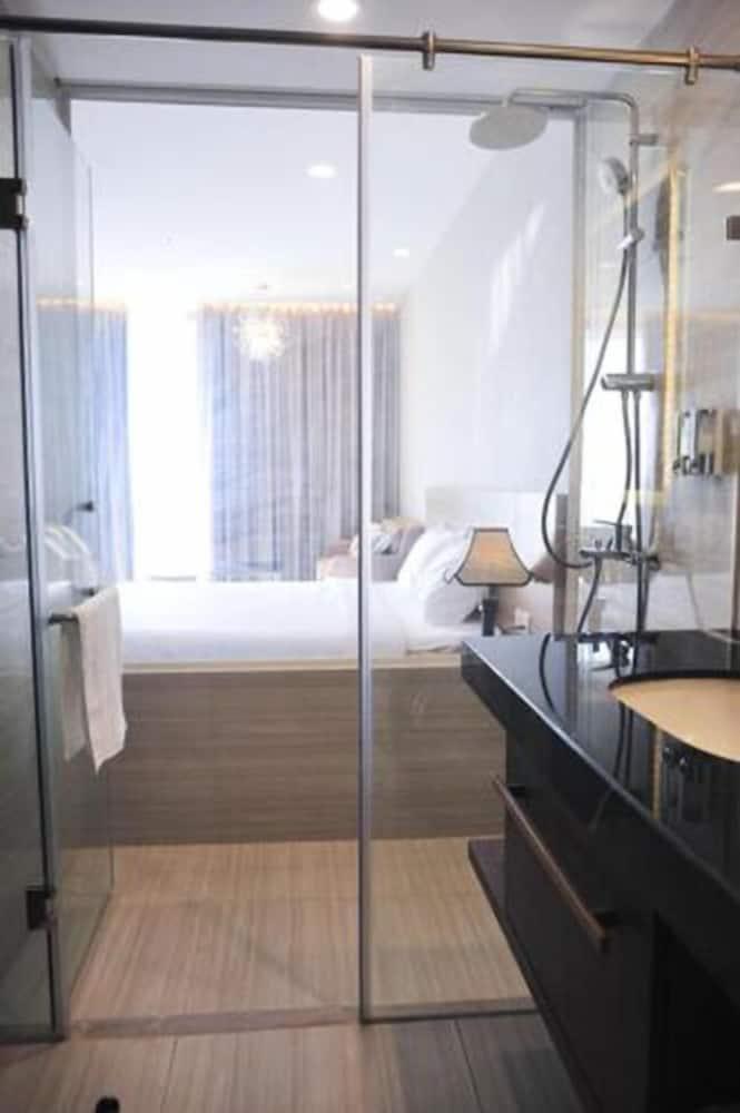 Panorama Apartment Nha Trang - Bathroom