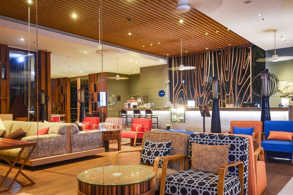 Holiday Inn Express Phuket Patong Beach Central, an IHG Hotel - Lobby Sitting Area