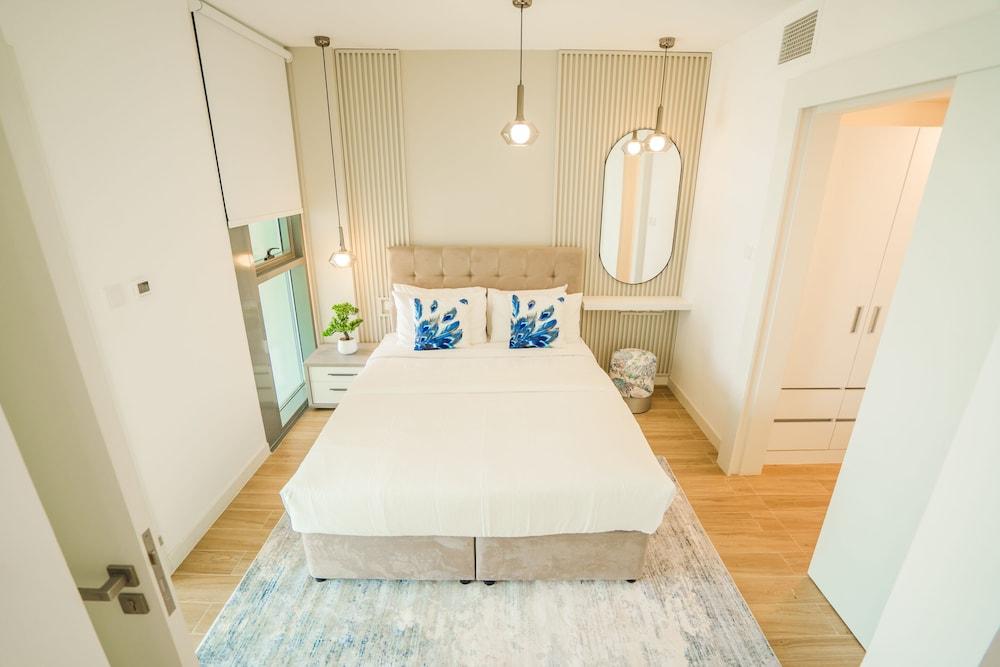 Nasma Luxury Stays - Al Raha Lofts 2 - Room