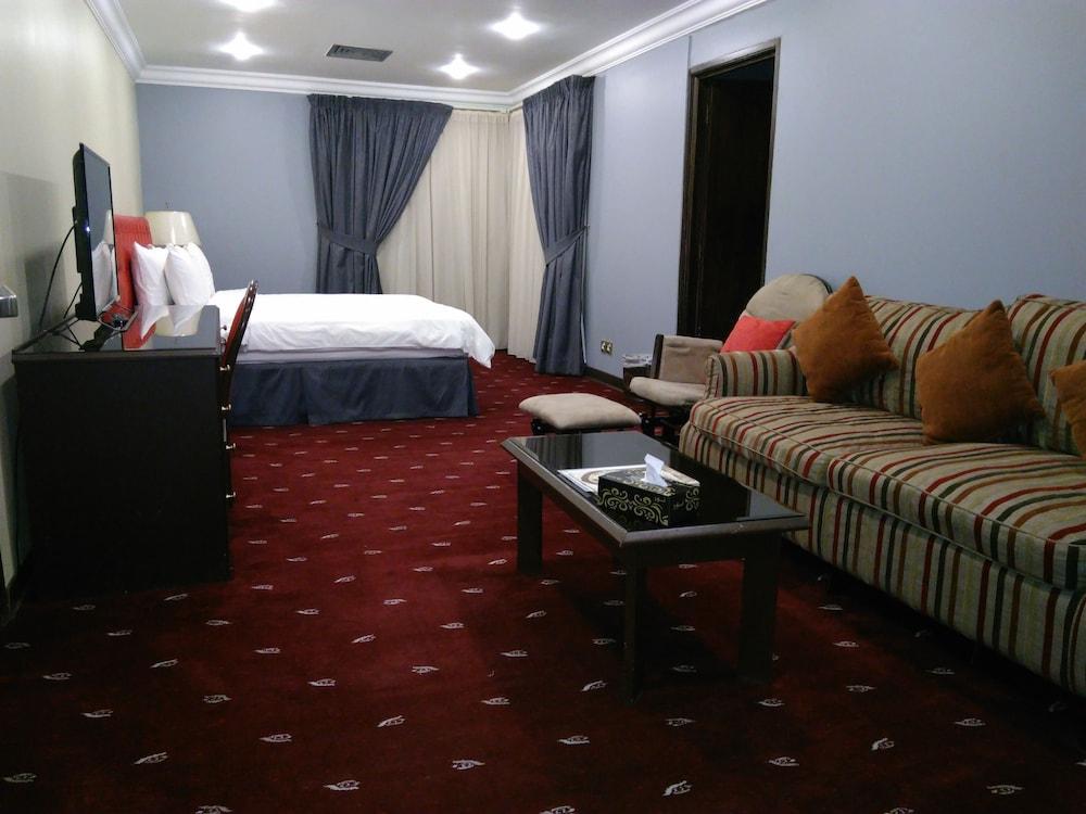 Carlton Tower Hotel Kuwait - Room
