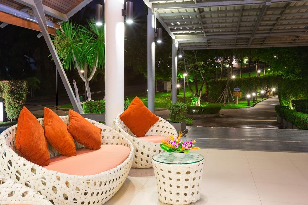 Tinidee Golf Resort Phuket - Lobby Sitting Area