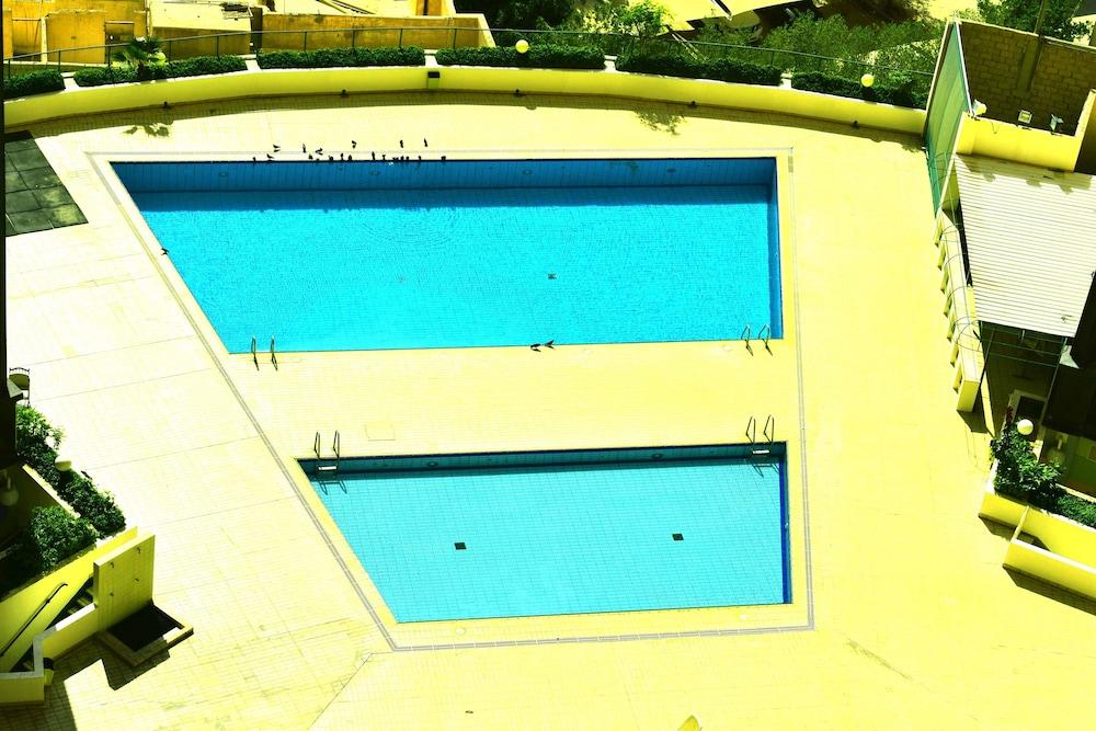 فور بوينتس شيراتون رياض الخالدية - Outdoor Pool