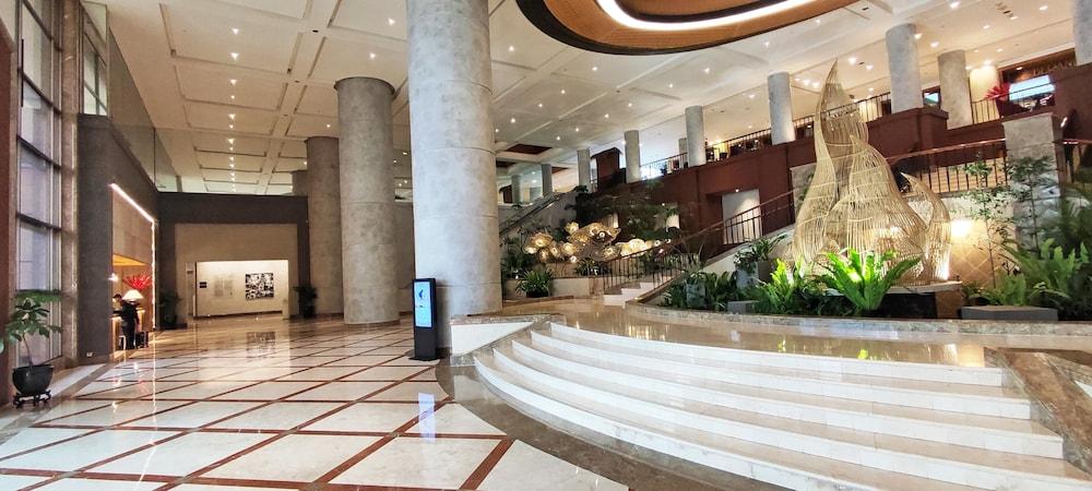 ARTOTEL Suites Mangkuluhur Jakarta - Lobby