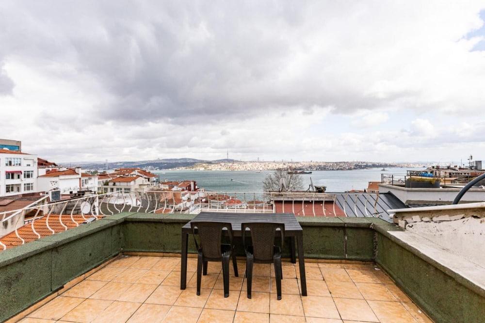 Cozy Flat With Dreamy Bosphorus View in Beyoglu - Room