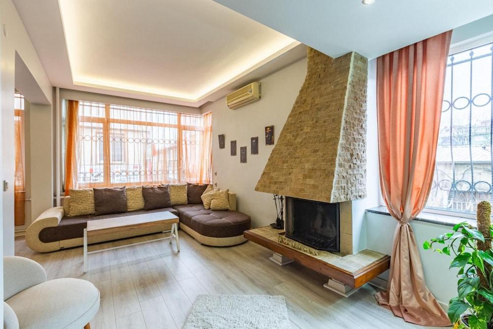 Comfy Flat Near Nisantasi and Taksim in Sisli - Room