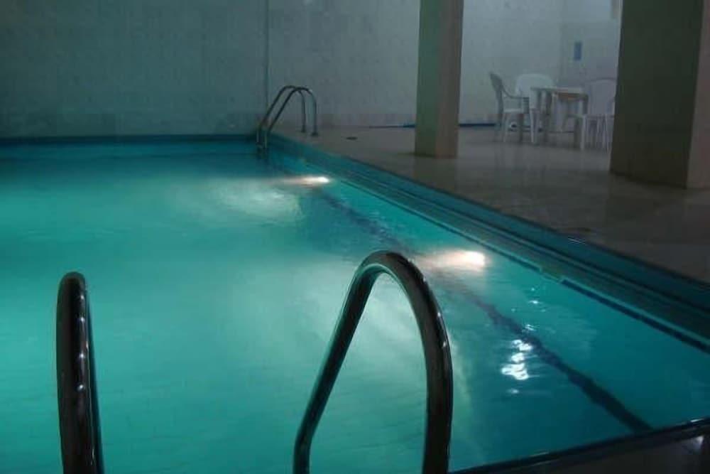 Red Tower Furnished Apartments - Indoor Pool