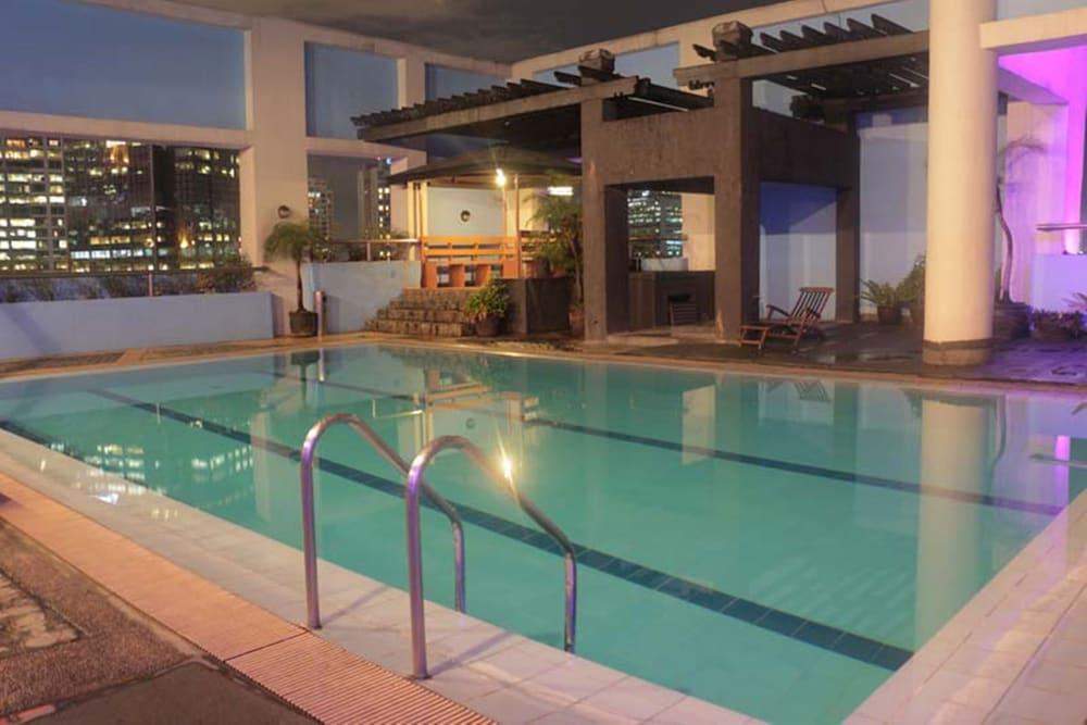 Prince Plaza II Hotel - Outdoor Pool