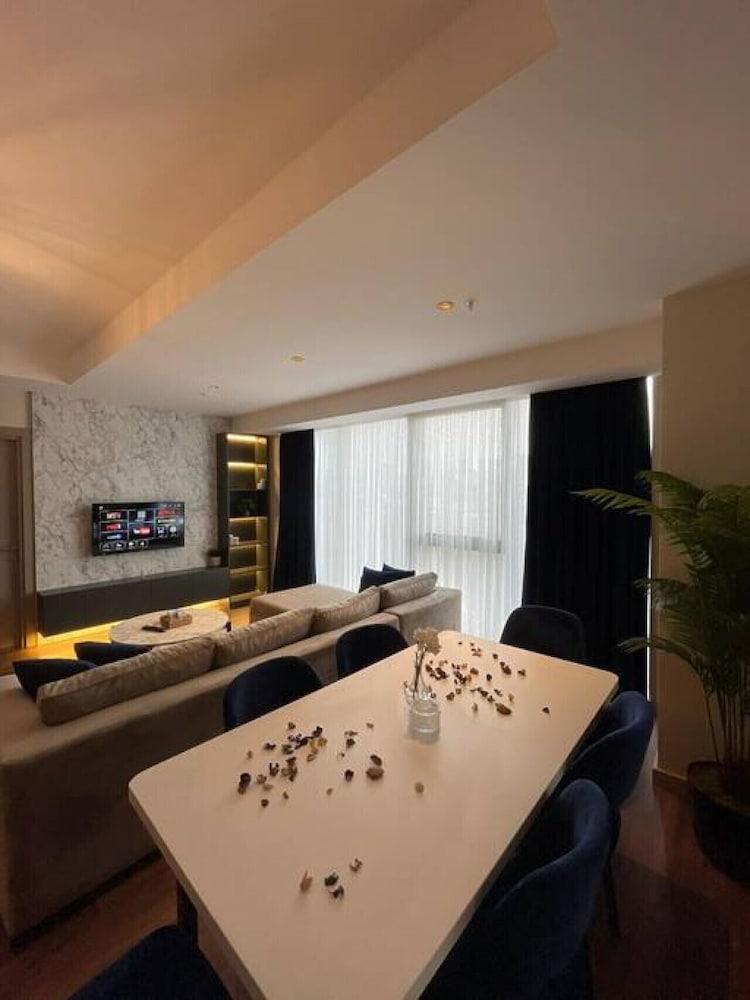 Brand-new 2 1 Luxurious Apartment-near Mall of Istanbul - Room