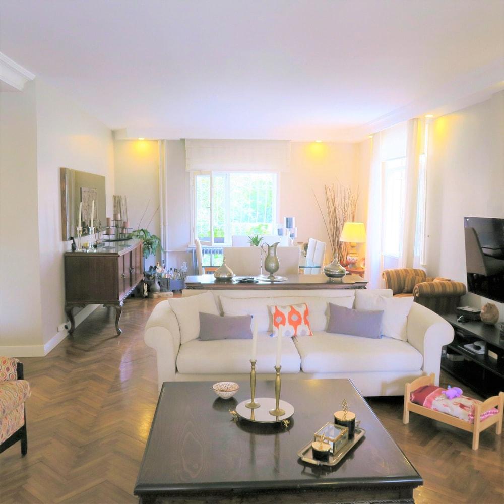 Modern Bohemian Apt 2 Bdr-fenerbahce-by The Sea - Featured Image