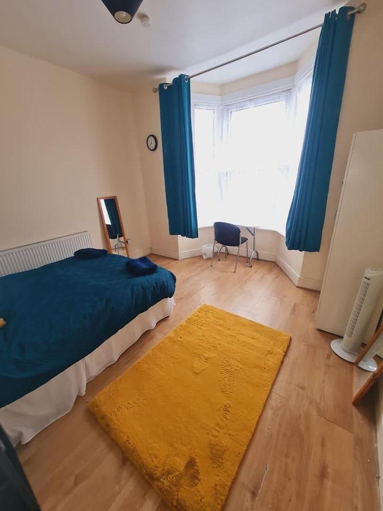 شقة جميلة بسرير واحد في شمال لندن - Room