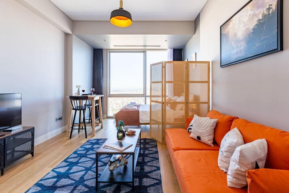 Studio Flat With Panoramic City View in Atasehir - Featured Image