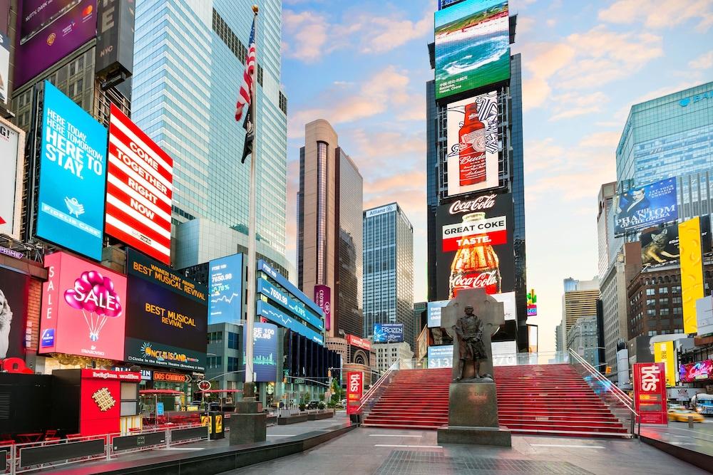 Crowne Plaza Times Square Manhattan, an IHG Hotel - Featured Image