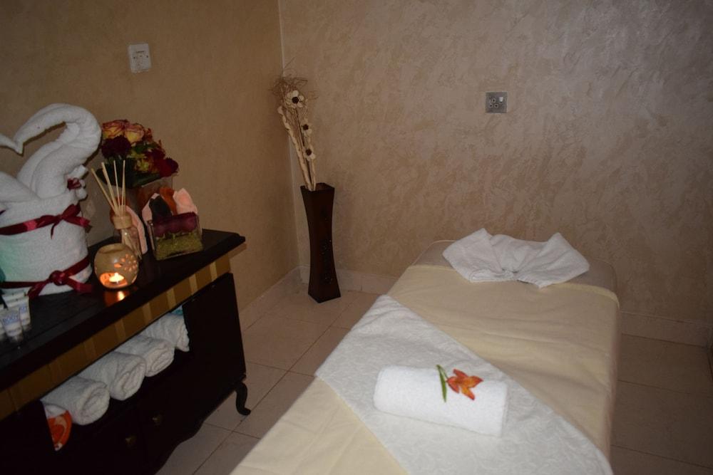 Saraya Corniche Hotel - Treatment Room