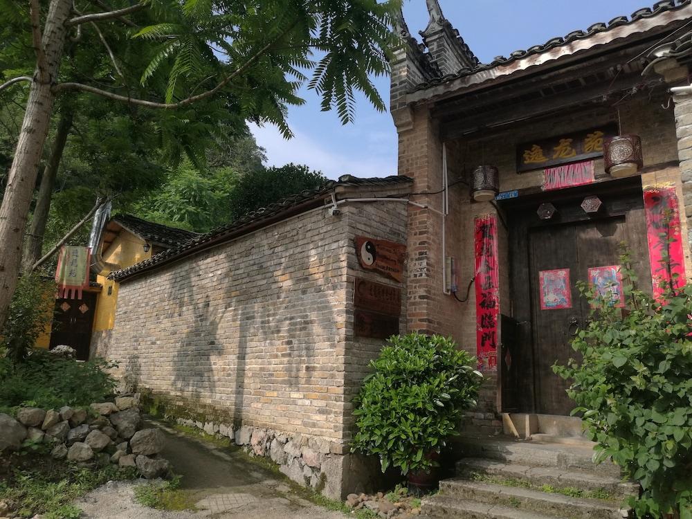 Yangshuo Loong Old House - Featured Image