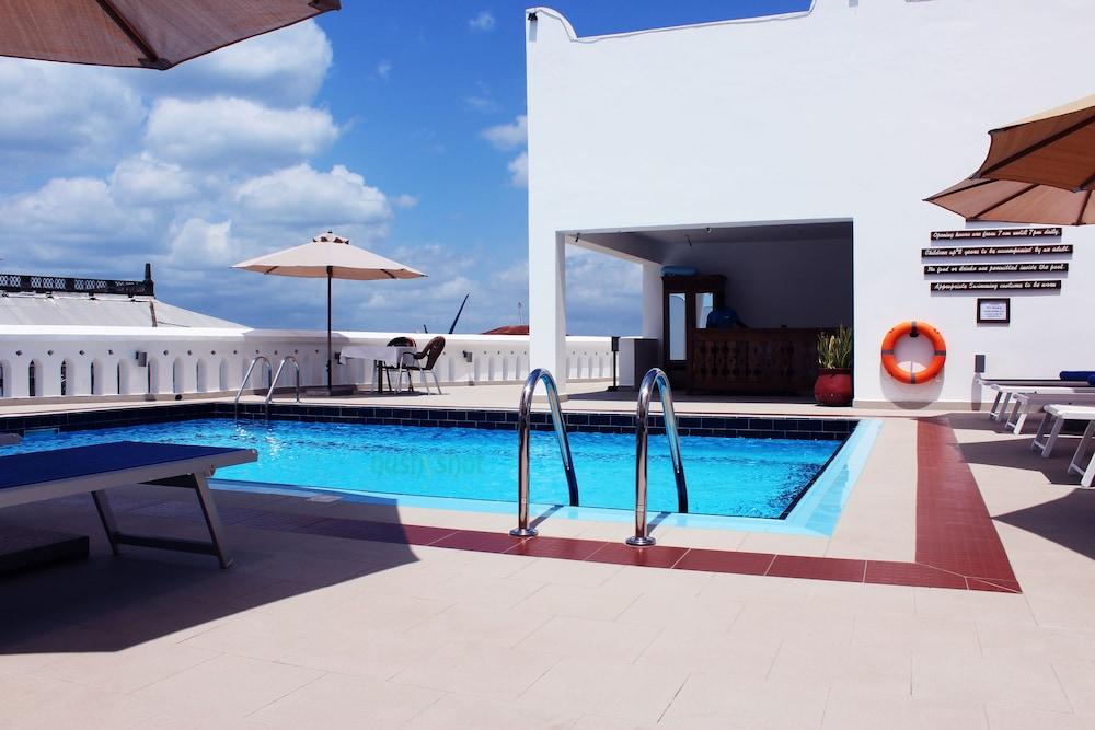 Maru Maru Hotel - Outdoor Pool