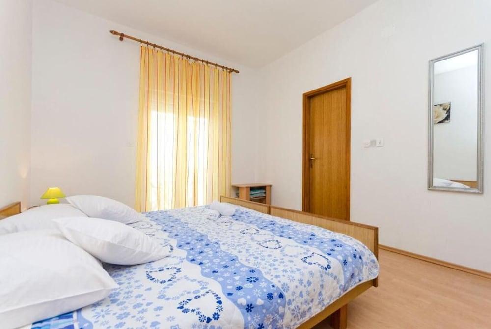 Apartments Anastazija - Room