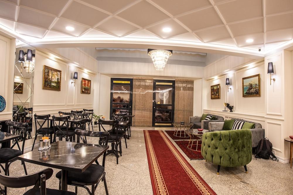 Royal Bosphorus Hotel - Lobby Lounge