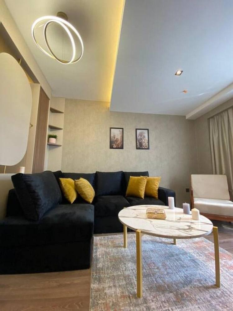 Brand-new Luxurious Suite - Near Mall of Istanbul - Room