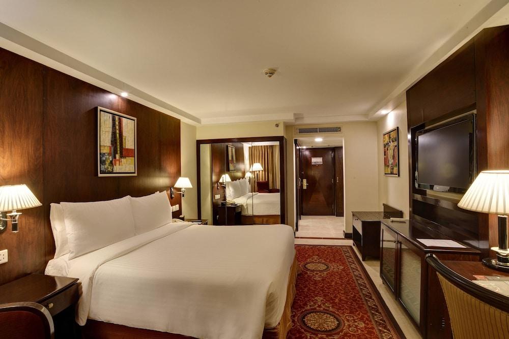Islamabad Marriott Hotel - Featured Image