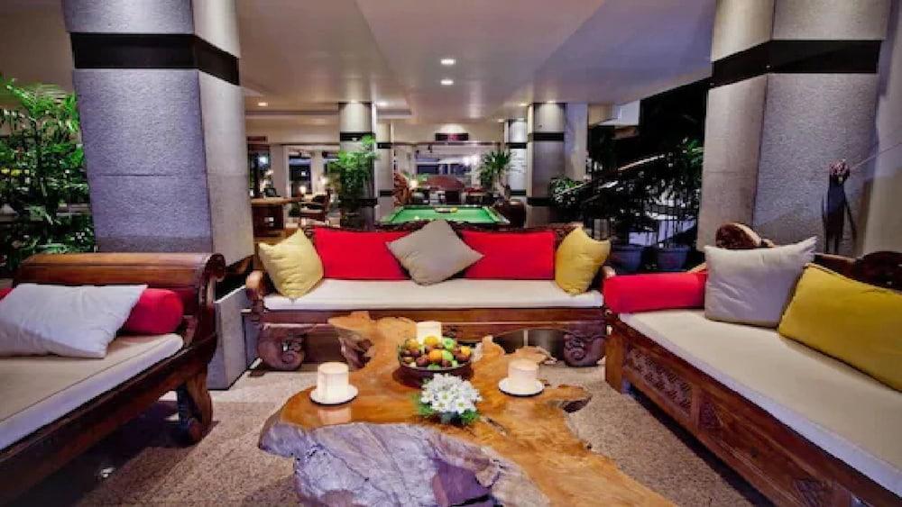 Blu-Zea Resort by Double-Six - Lobby Sitting Area