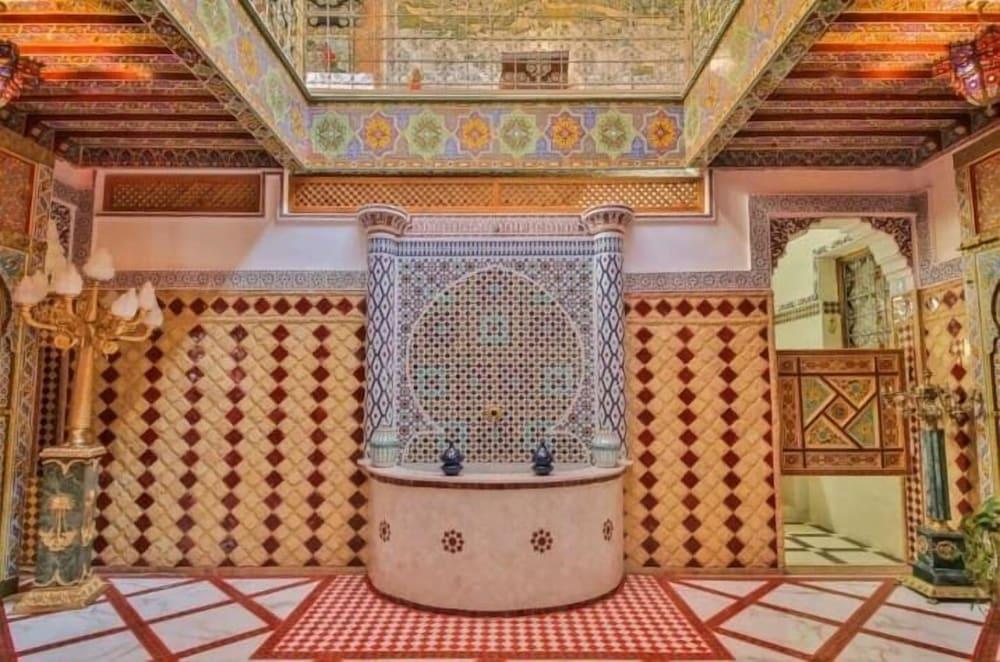 Riad la porte bleue du palais laraichi - Interior