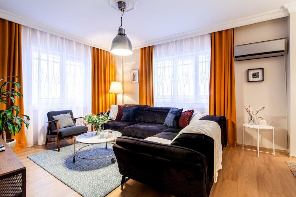 Central and Convenient Flat in Sisli - Featured Image