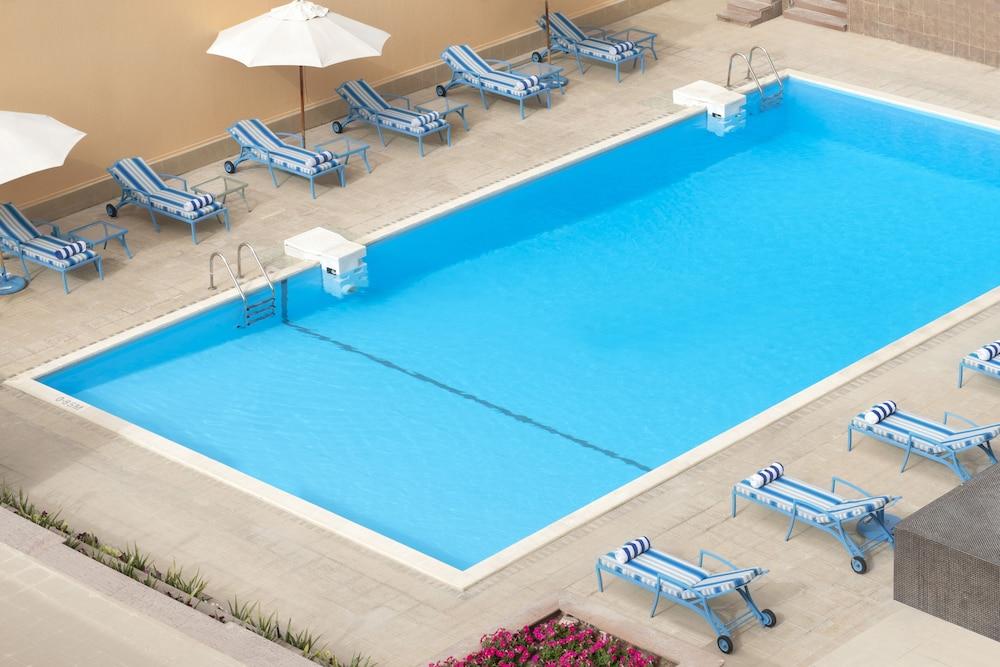 Treffen House next to Msheireb Metro Station and Souq Waqif - Outdoor Pool