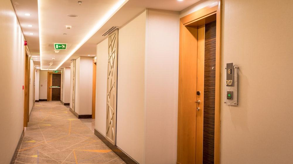 Holiday Inn Jeddah Gateway, an IHG Hotel - Interior
