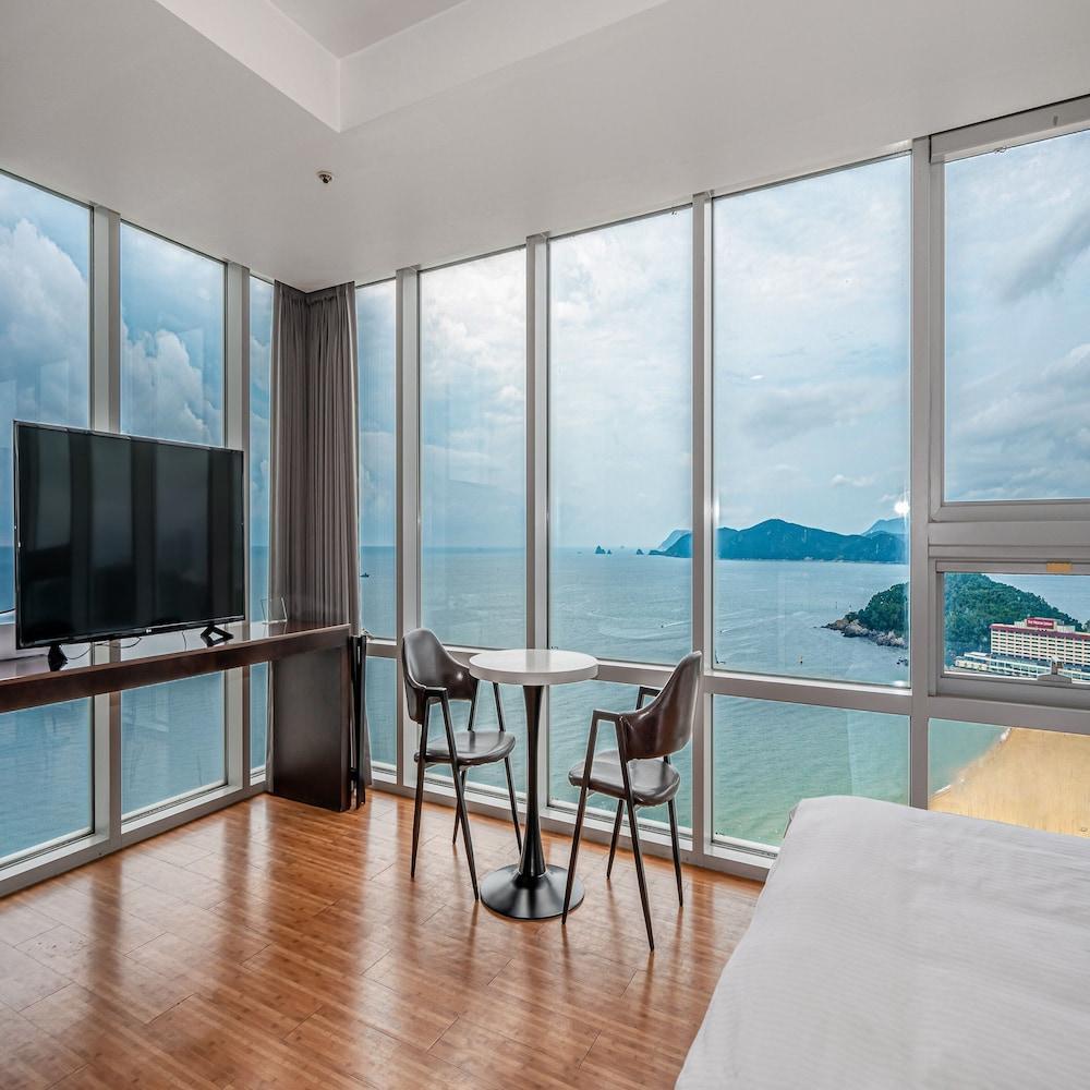 Haeundae Seacloud Hotel Residence - Featured Image